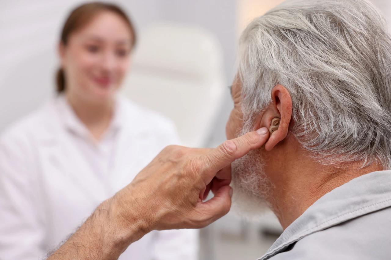 image audioprothésiste patient